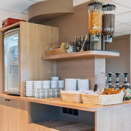 Premiere Classe Lille Nord Otel 2*