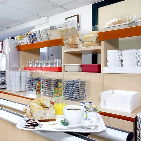 Premiere Classe Lille Nord Hotel 2*